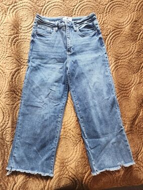 High-Rise Wide-Leg Women’s  Cropped Jeans